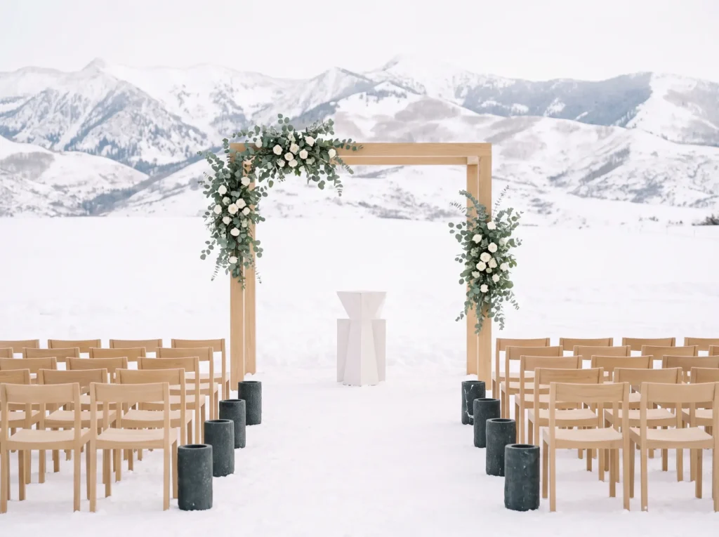 Minimalist winter wedding ceremo… K