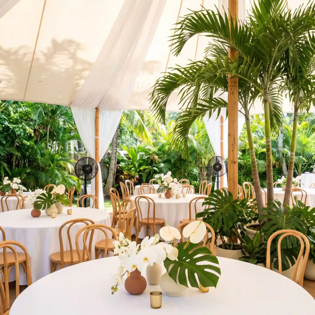 Tropical palm leaf wedding recep… K
